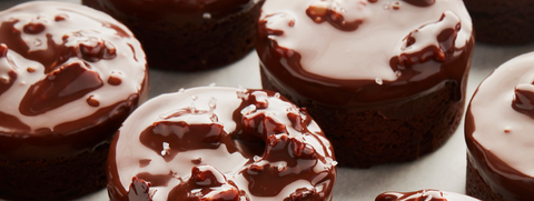 Decadente Brownie met Chocoladeganache en Walnoot | De lekkerste brownies online van bakkit